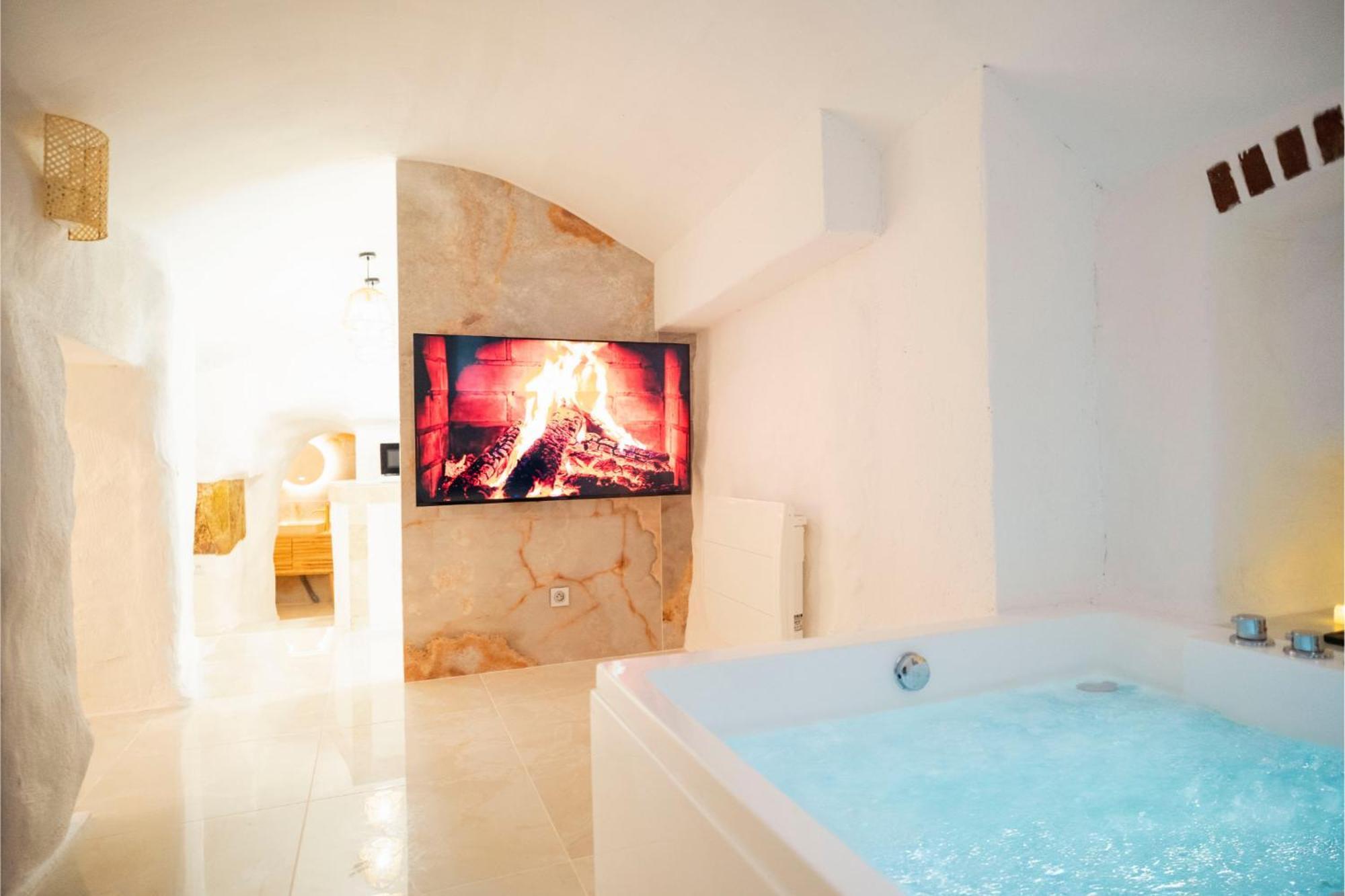 Le Temple D'Aphrodite, Appartement Avec Spa Vienne Kültér fotó