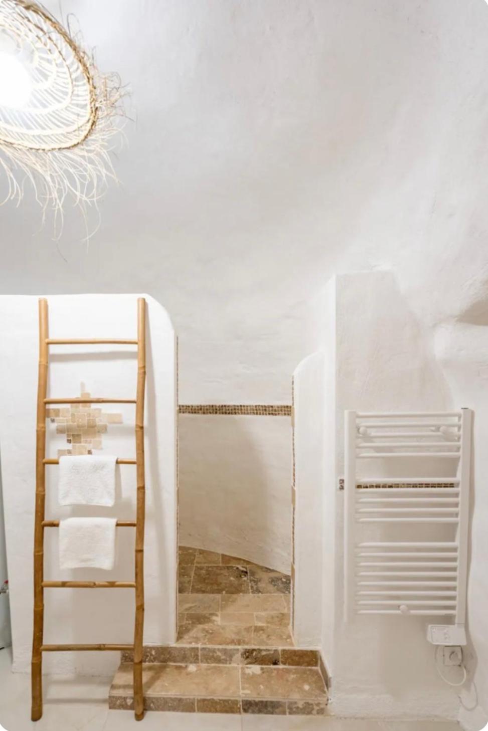 Le Temple D'Aphrodite, Appartement Avec Spa Vienne Kültér fotó