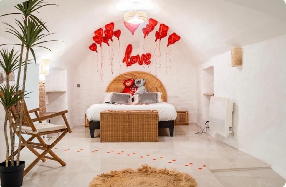 Le Temple D'Aphrodite, Appartement Avec Spa Vienne Kültér fotó